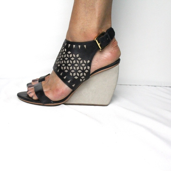 Black and tan wedges - Picture 1 of 2